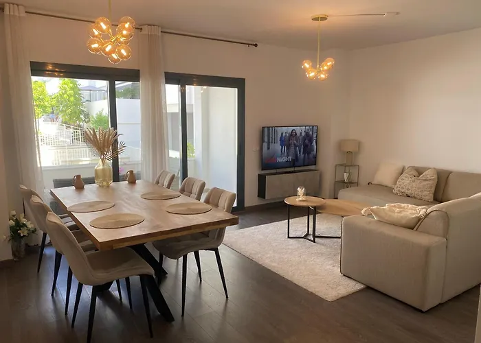 Luxury With Pool In Estepona-centre