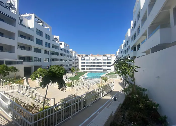 Luxury With Pool In Estepona-centre דירה אסטפונה