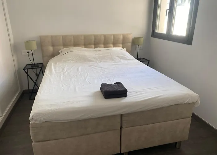 Luxury With Pool In Estepona-centre *